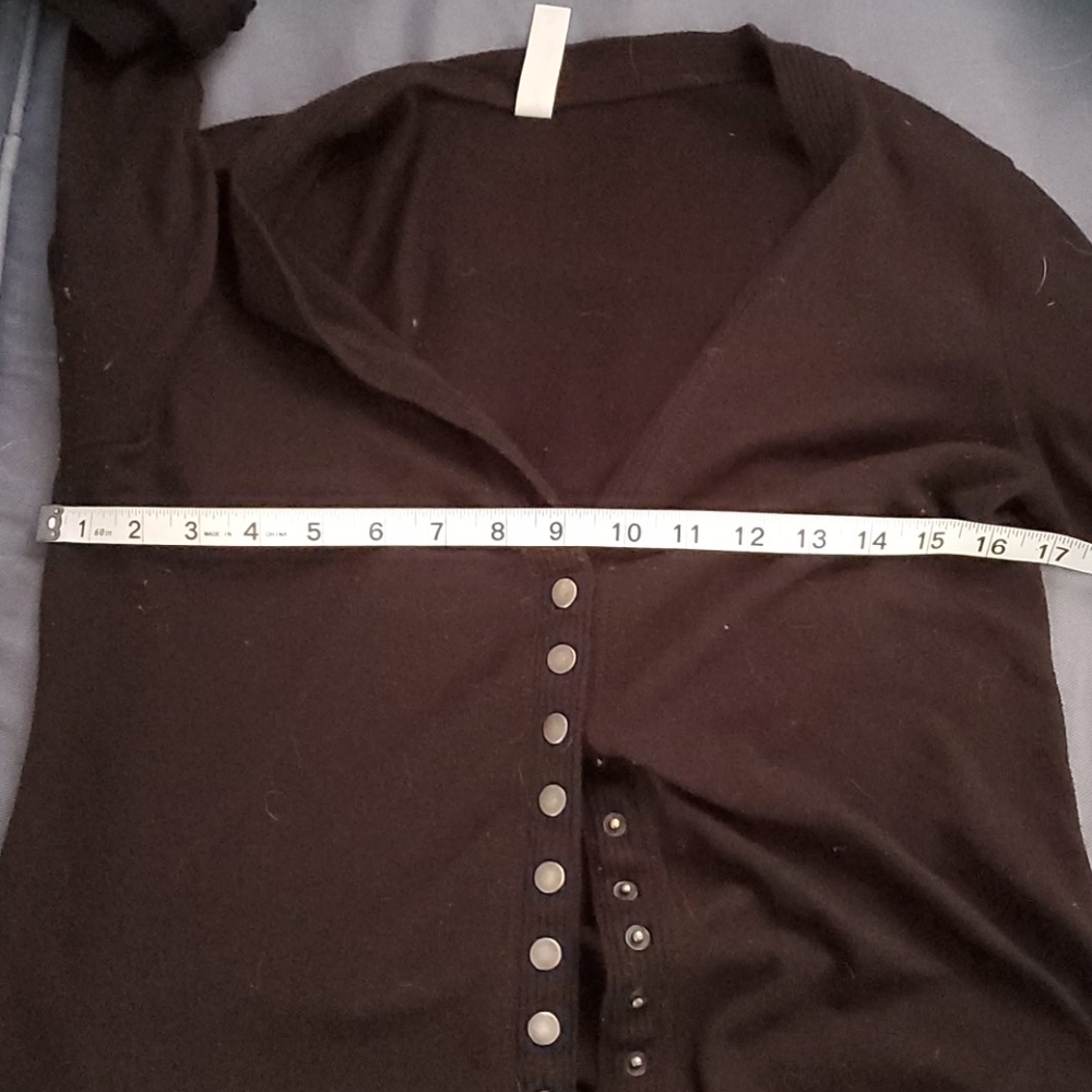 Black snap cardigan sweater - Picture 4 of 4